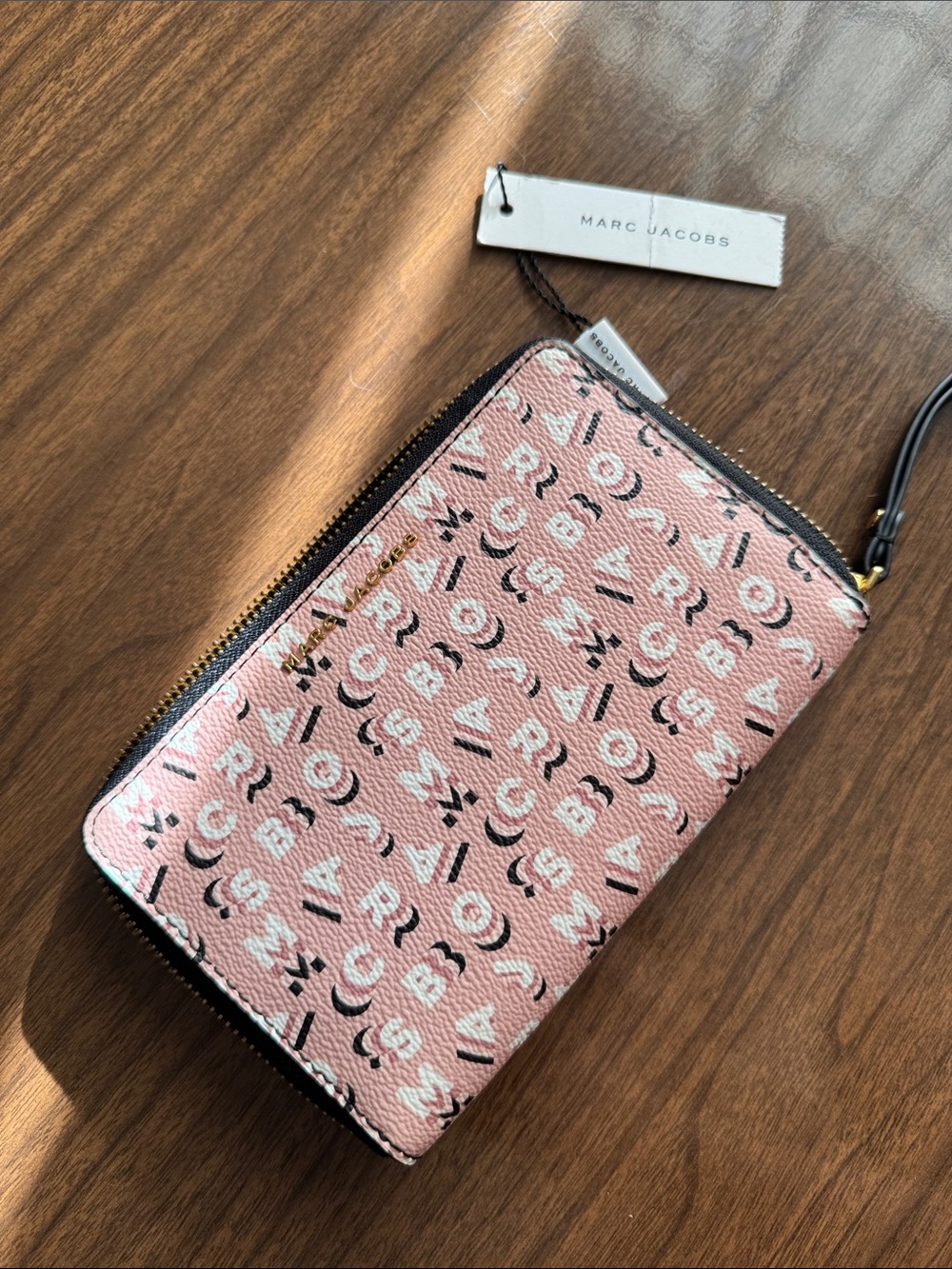 Marc Jacobs Pink Logo-Print Zip Wallet with Wristlet